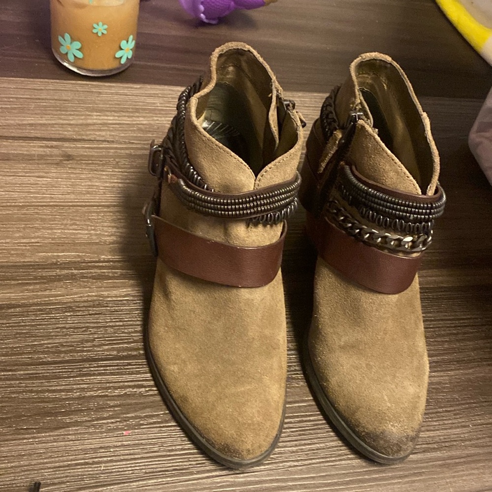 Trouvé 6 1/2 booties
